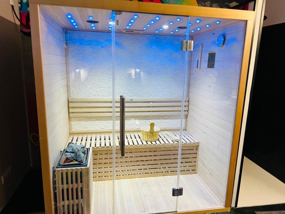 Capsule Street Art - Sauna- Jacuzzi - Playstation 5 - Billard - Netflix - Home Cinema - Terrasse Douai Exterior foto