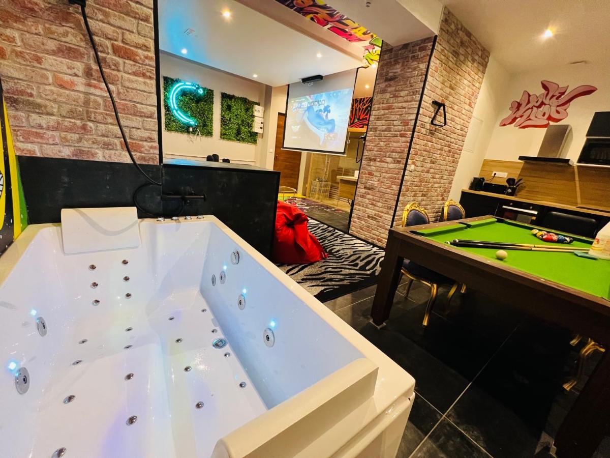 Capsule Street Art - Sauna- Jacuzzi - Playstation 5 - Billard - Netflix - Home Cinema - Terrasse Douai Exterior foto