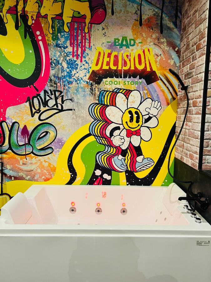 Capsule Street Art - Sauna- Jacuzzi - Playstation 5 - Billard - Netflix - Home Cinema - Terrasse Douai Exterior foto